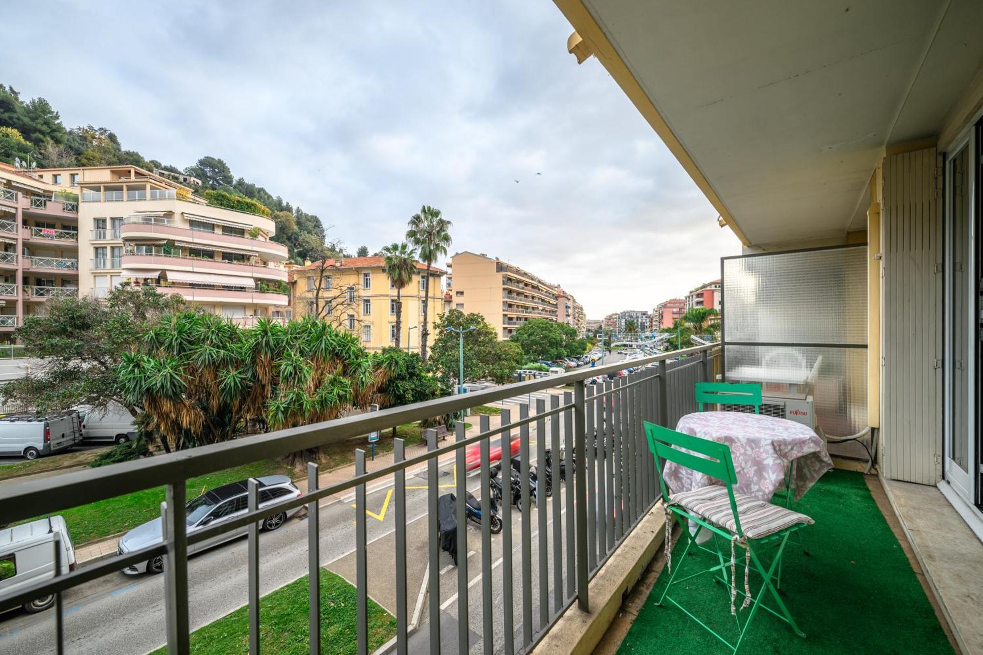 Appartement Le Landelle - Centre- Climatisation -Proche Gare Sncf à Menton Extérieur photo